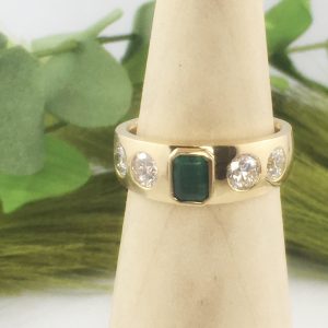 emerald ring made by reusing jewellery