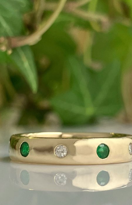 emerald and diamond flush set yellow gold right hand ring.jpeg - Suzanne Crudden Custom Jewellery